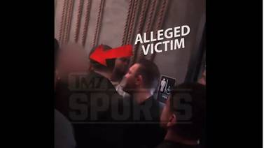 Difunden video donde Conor McGregor acompaña a mujer que lo acusa de violación al baño