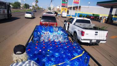 Aguatón recolecta 2 mil 500 litros de agua para apoyar a cien familias de Punta Chueca