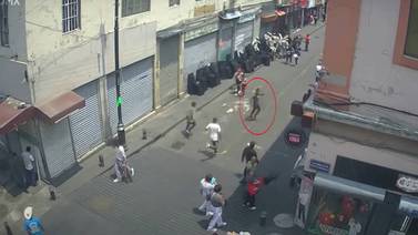 C5 registra en VIDEO la persecución de individuos que robaron a una mujer en el Centro Histórico de la CDMX
