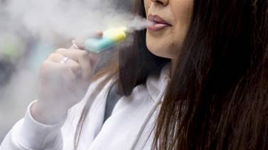 Encuentran cambios similares en el ADN de las células de fumadores y vapeadores