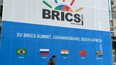 Países del BRICS valoran una alternativa al dólar
