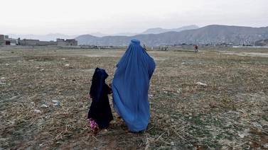ONU hace saber que sin mujeres en programas humanitarios en Afganistán estos fracasaran