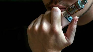 Prohíben en Michigan cigarrillos electrónicos con saborizantes