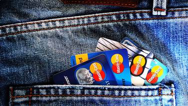 ¿Cancelar una tarjeta de crédito afecta mi historial en el Buró de Crédito?