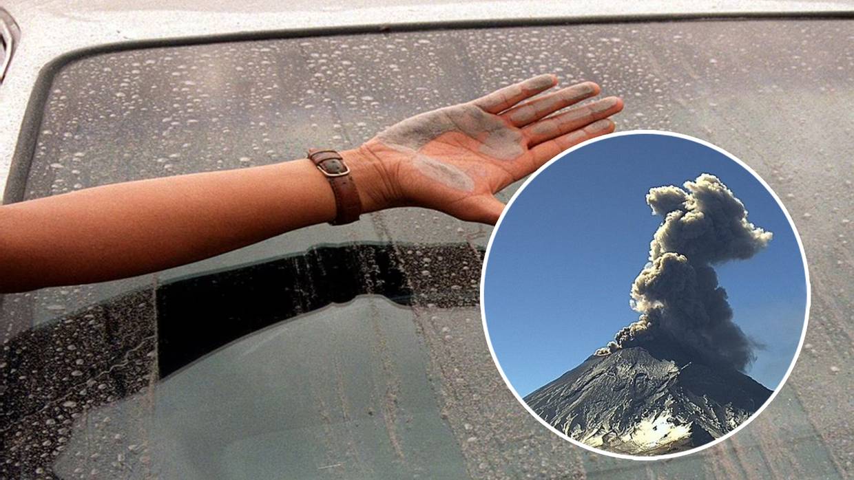 La ceniza del volcán Popocatépetl no suele ser tan fácil de limpiar de ciertas superficies.