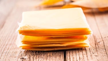 Kraft retira más de 80 mil cajas de queso americano por riesgo de asfixia