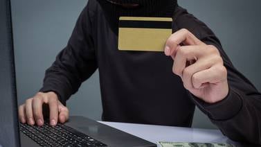 3 situaciones en las que pueden clonar tu tarjeta de crédito