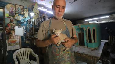 Ayuda para rescatista en Hermosillo: Claus Krimpe vende rascadores para gatos