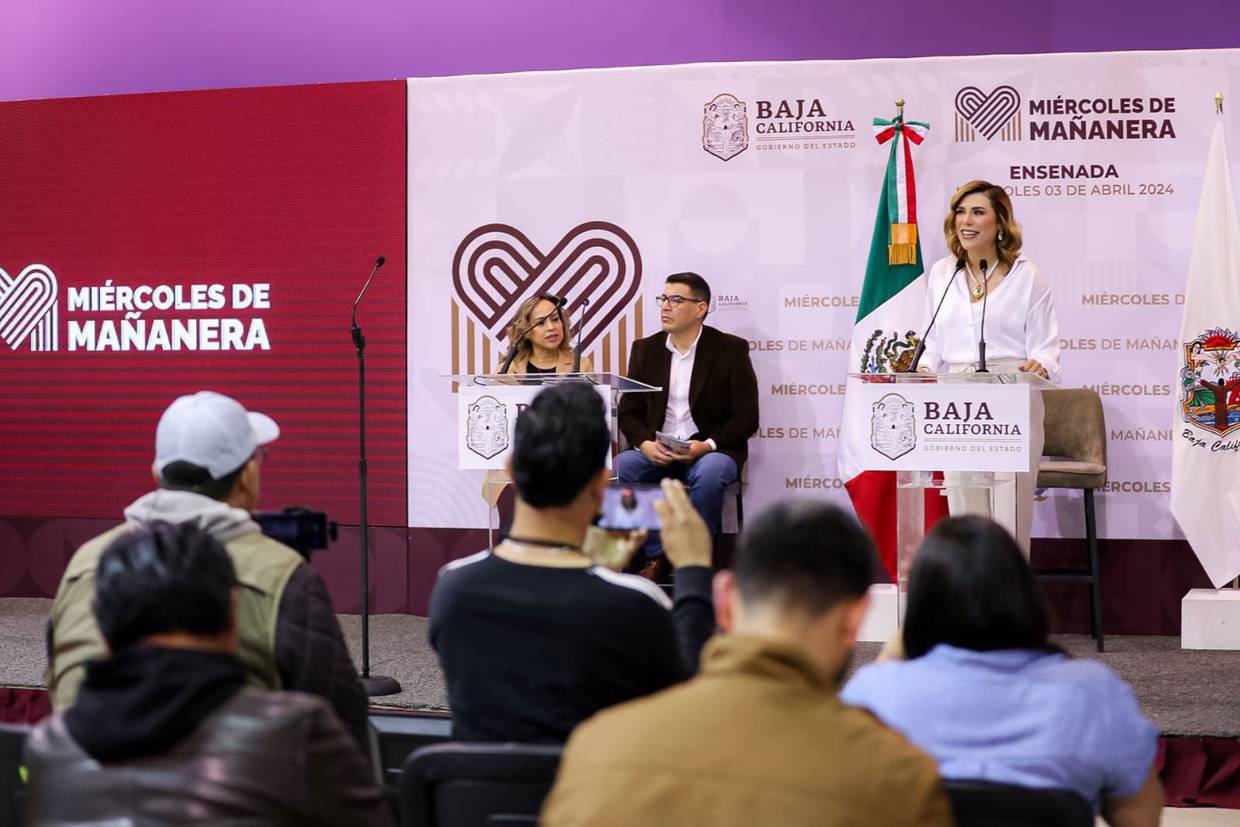 La gobernadora Marina del Pilar Ávila Olmeda, durante su conferencia de prensa, en el municipio de Ensenada.