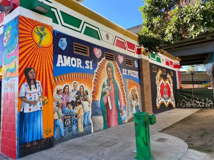 Restauran el Chicano Park en el Barrio Logan de San Diego