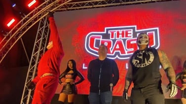 Luchadores y director de la AAA aparecen en función de The Crash
