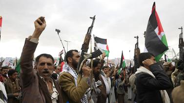 EU designa oficialmente a rebeldes hutíes como grupo terrorista