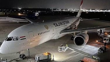 Avión presidencial recibe nuevo logo en su viaje hacia Tayikistán