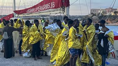 Italia rescata embarcación de 50 migrantes en el Mediterráneo