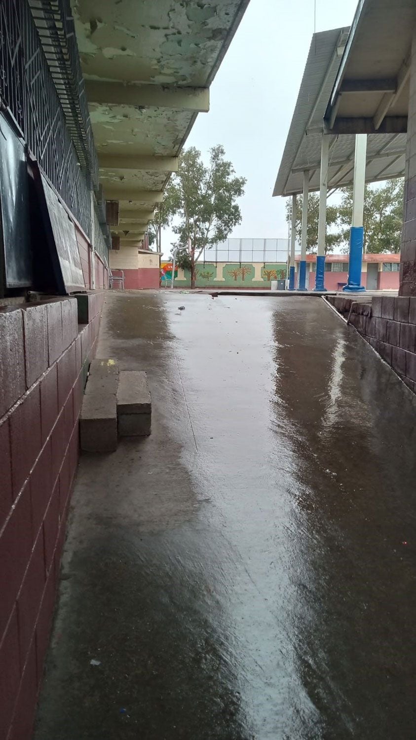 Se realizó un recorrido durante y posterior de las precipitaciones, al interior y en el perímetro de las escuelas.