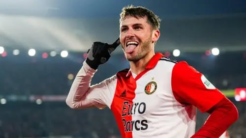 Santiago Giménez al borde de abandonar a Feyenoord: Rumores apuntan a la Serie A