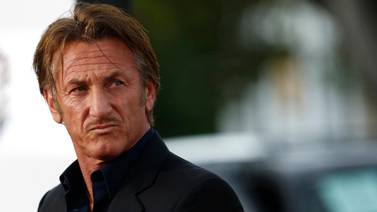 Sean Penn "amenaza" con abandonar serie si no se vacuna todo el equipo de producción