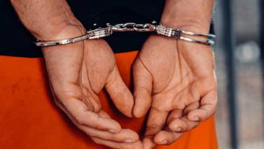 Hombre de la colonia Coloso Bajo es detenido con 12 envoltorios de drogas