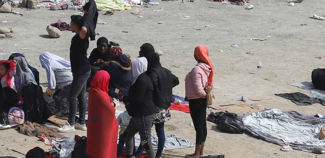 Esperan migrantes hasta cinco meses por cita para asilo