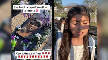 VIDEO: Madre cumple el sueño de su hija y llevan serenata a Selena en su tumba en Corpus Christi