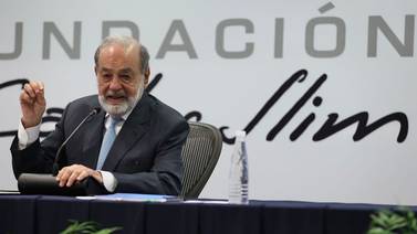 Carlos Slim declara que Telmex está en números rojos desde hace 10 años, pero no está a la venta