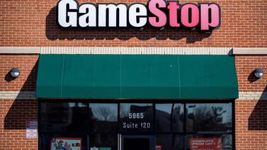 Se desploman acciones de GameStop y AMC