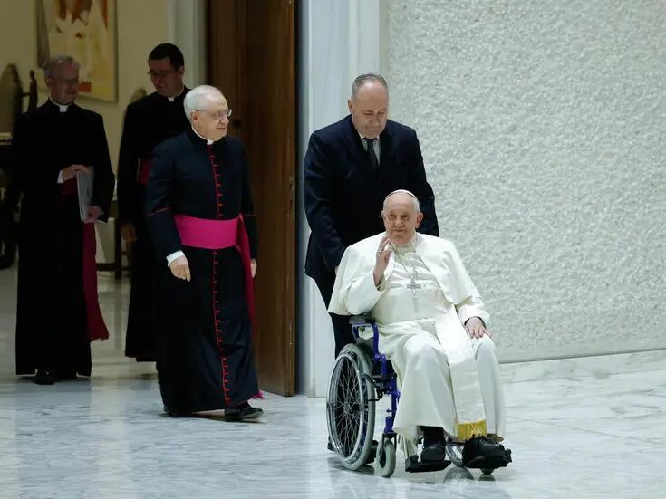 Papa Francisco se somete a pruebas médicas tras presentar síntomas de resfriado