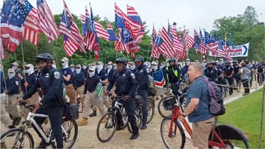 Grupo supremacista blanco “Patriot Front” realiza marcha al Capitolio en Washington D.C.