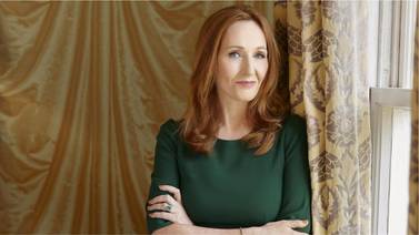 J. K. Rowling no fue invitada al especial de Harry Potter por comentarios transfóbicos 
