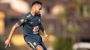 Neymar abandona practicas con Brasil por dolencias y peligra su participación ante Bolivia