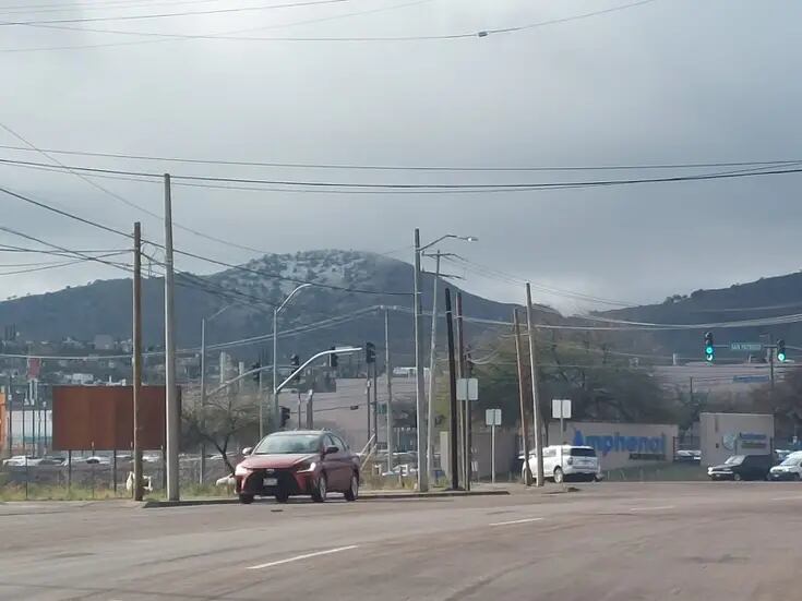 Aguanieve y grageas de hielo al comenzar primavera en Nogales