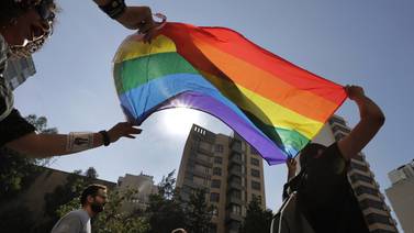 Registran tres lesionados tras enfrentamiento en marcha LGBTQ+ en Líbano