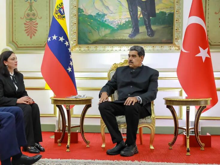 Nicolás Maduro rechaza la “campaña tremenda” contra AMLO “desde Estados Unidos”