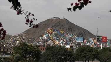 Mural gigante transforma lo más oscuro de Lima