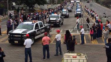 Policía Municipal abre desfile conmerorativo de la Independencia