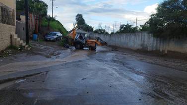 Autoridades realizan recorridos por colonias afectadas por lluvias en Rosarito