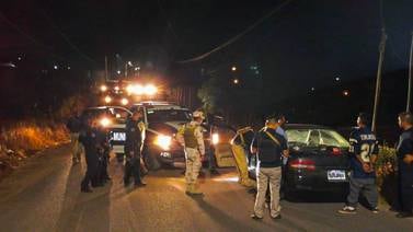 Militares y policías detienen a dos con drogas en Tecate