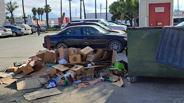 Policía Ecológica atiende reportes por tiradero de basura en la vía pública