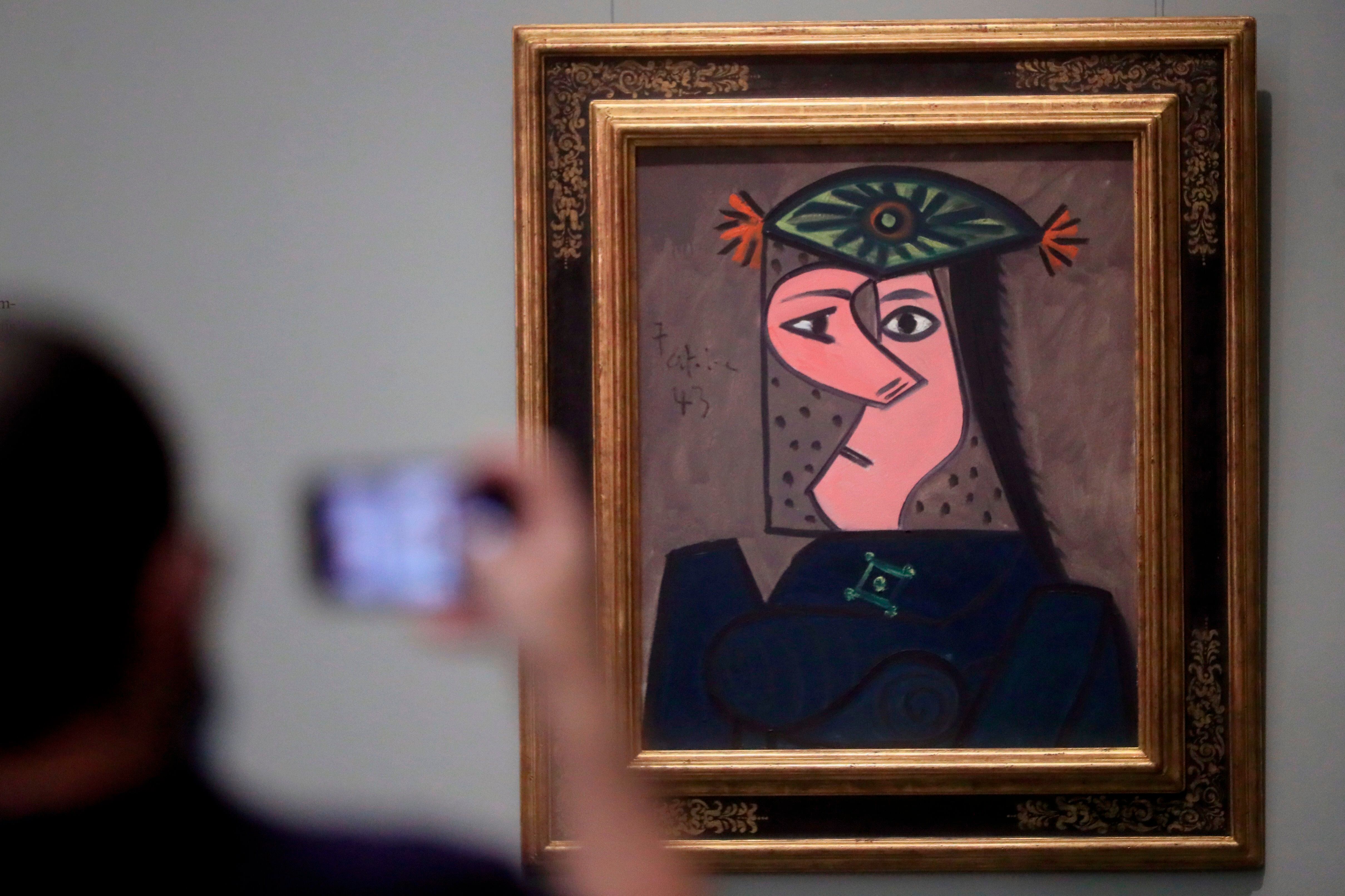 MADRID, 19/07/2021.- Picasso vuelve al Museo del Prado con "Busto de mujer 43". La pinacoteca presenta en sociedad el cuadro, que ha sido depositado por la familia mexicana Arango Montfull y que se ha instalado en la sala de retratos del Greco. EFE/Fernando Alvarado
