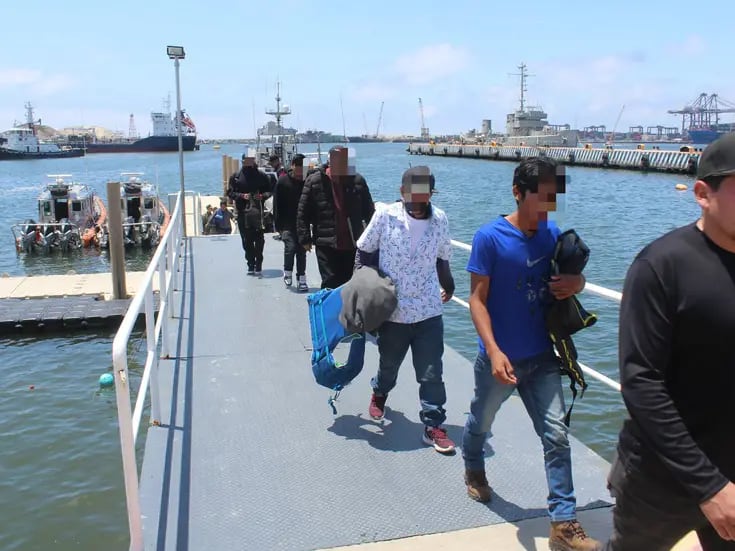 Personal naval realiza rescate de 10 personas en inmediaciones de Ensenada