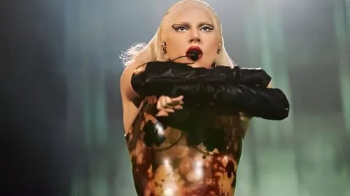 Lady Gaga confiesa que ofreció conciertos mientras estaba enferma de Covid-19