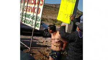 "Me agarraron por rata", amarran desnudo a presunto ladrón en Hidalgo y le colocan cartel