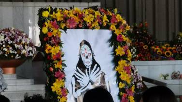 Le dan el último adiós a La Parka en la Basílica de Guadalupe