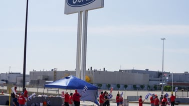 UAW podría convocar a otras plantas de Ford, GM y Stellantis a unirse a la huelga si no se llega a acuerdo