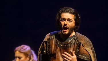 El sonorense Arturo Chacón hace historia en la ópera