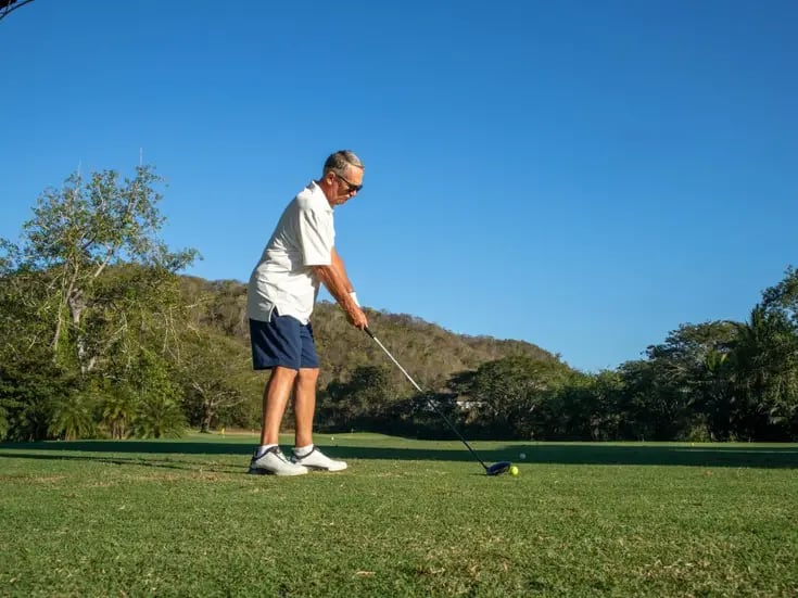 Salinas Pliego denuncia deterioro del campo de golf de Huatulco luego de que se lo quitara AMLO