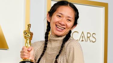 Chloe Zhao, directora de “Nomadland”, habría sido censurada en su natal China