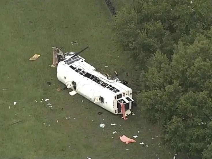Conductor que se estrelló contra bus de jornaleros en Florida tiene largo historial de conducción peligrosa 
