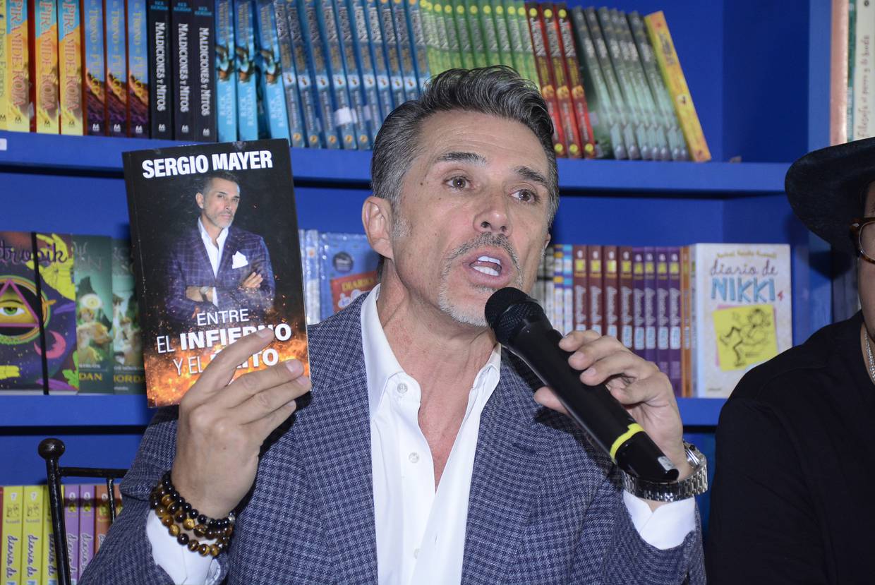 Sergio Mayer promociona a su libro ‘Entre el infierno y el éxito’.