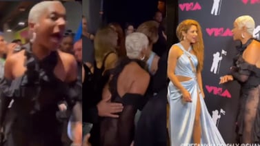 VIDEO: Shakira protagoniza incómodo momento al ser perseguida por la actriz Tiffany Haddish en los VMAs 2023